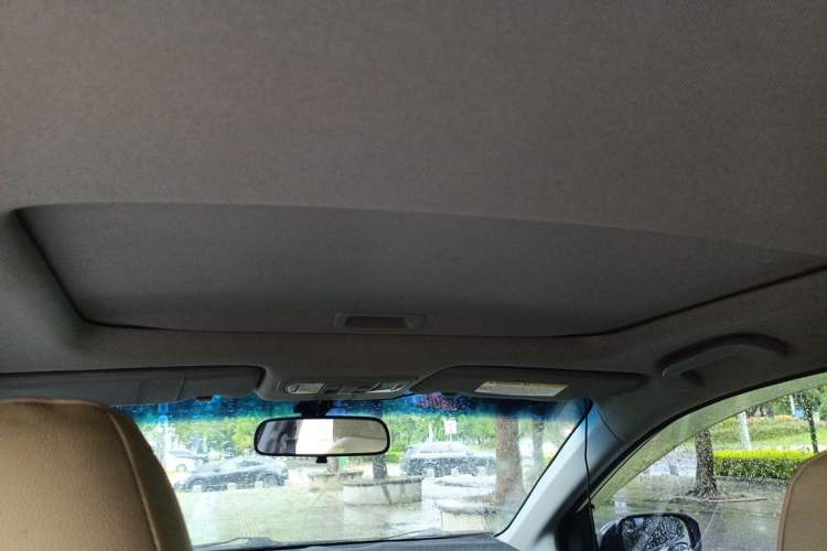 Used Honda Crider 2013 1.8L automatic luxury edition Headliner
