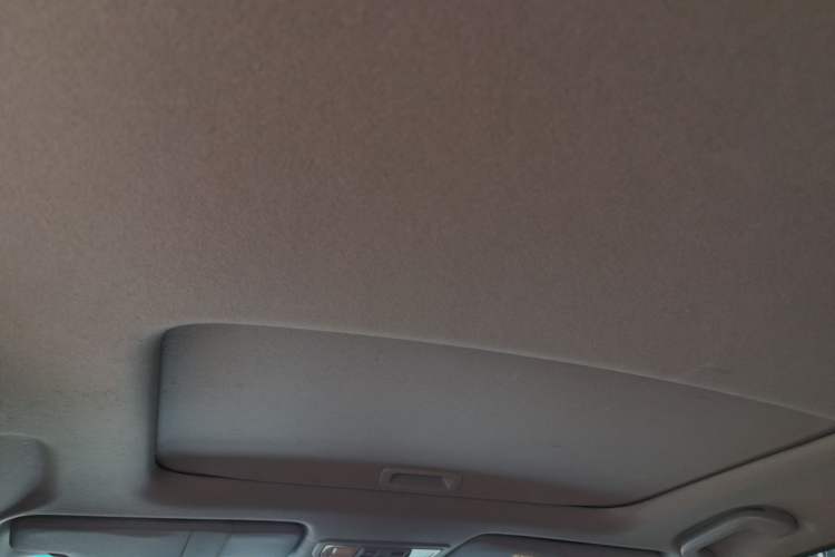 Used Honda Crider 2013 1.8L automatic luxury edition Headliner
