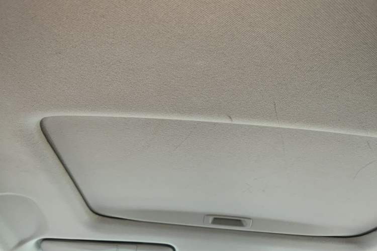 Used Honda Crider 2013 1.8L automatic luxury edition Headliner