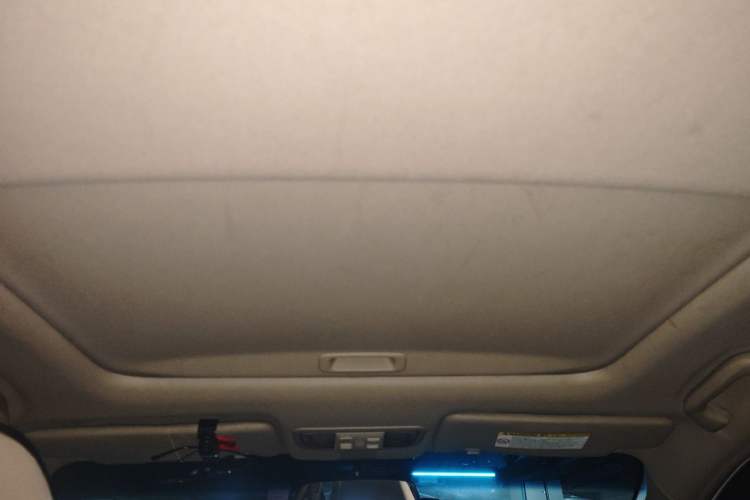 Used Honda Crider 2013 1.8L automatic luxury edition Headliner