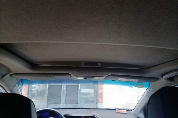 Used Honda Crider 2013 1.8L automatic luxury edition Headliner