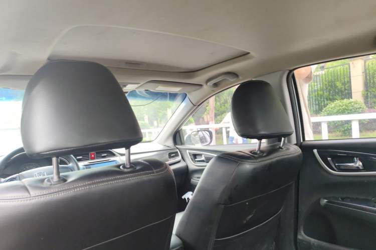 Used Honda Crider 2013 1.8L automatic luxury edition Headliner