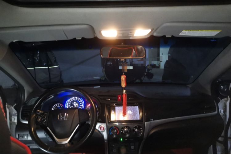 Used Honda Crider 2013 1.8L automatic luxury edition Headliner