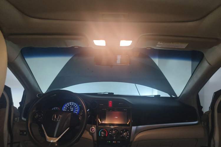 Used Honda Crider 2013 1.8L automatic luxury edition Headliner