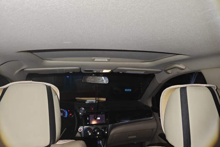 Used Honda Crider 2013 1.8L automatic luxury edition Headliner