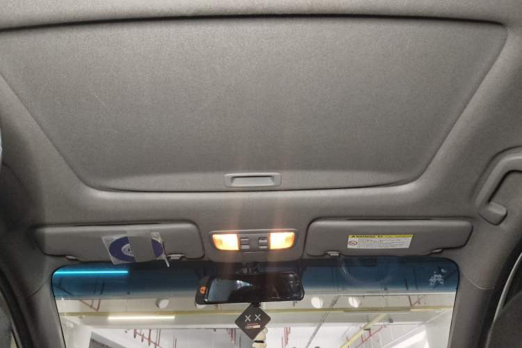Used Honda Crider 2013 1.8L automatic luxury edition Headliner