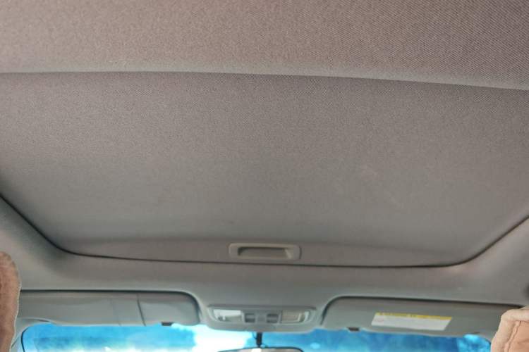 Used Honda Crider 2013 1.8L automatic luxury edition Headliner