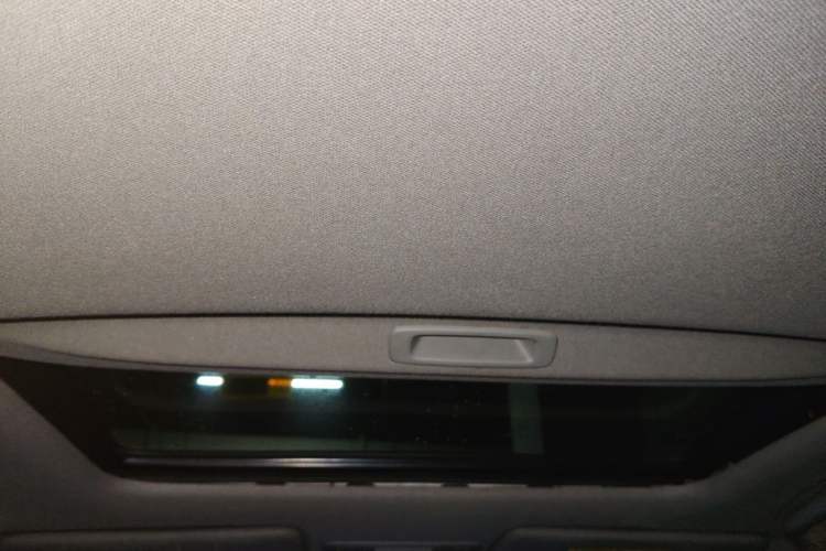 Used Honda Crider 2013 1.8L automatic luxury edition Headliner