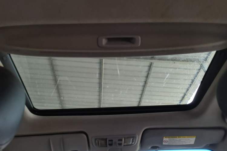 Used Honda Crider 2013 1.8L automatic luxury edition Headliner