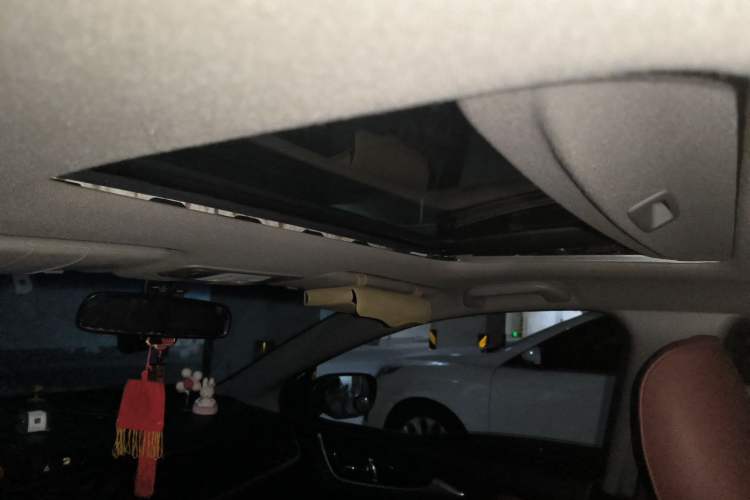 Used Honda Crider 2013 1.8L automatic luxury edition Headliner