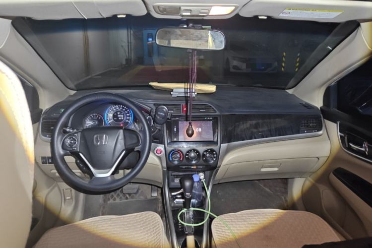 Used Honda Crider 2013 1.8L automatic luxury edition Interior 2
