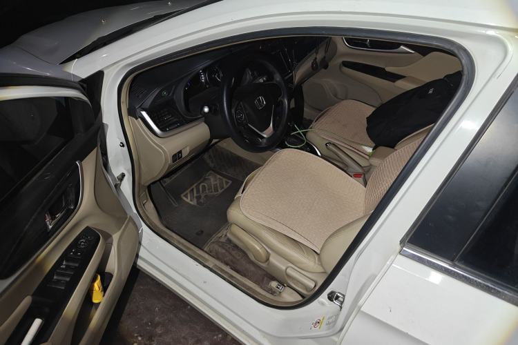 Used Honda Crider 2013 1.8L automatic luxury edition Interior 3