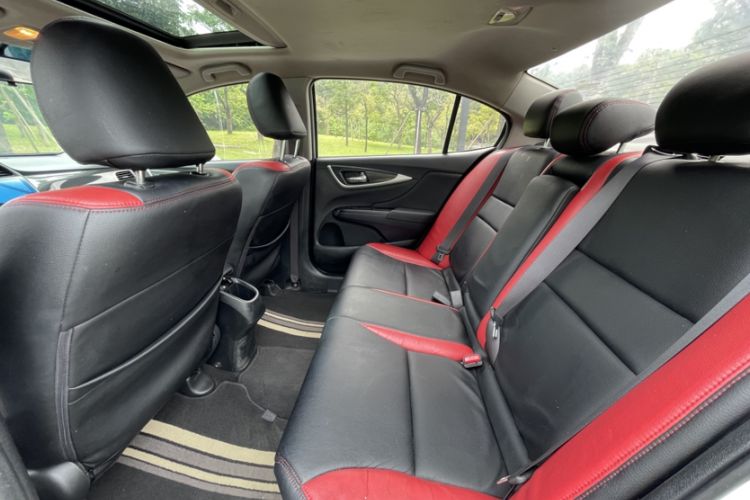 Used Honda Crider 2013 1.8L automatic luxury edition Interior 3