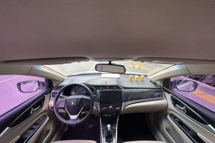 Used Honda Crider 2013 1.8L manual Comfort version Interior 4