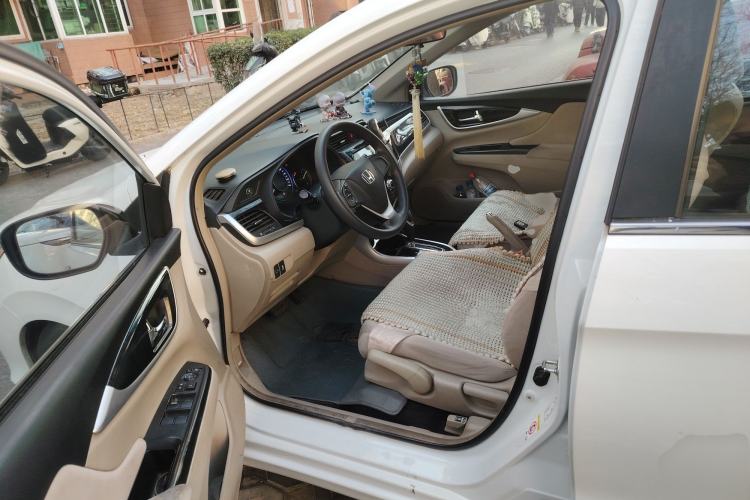 Used Honda Crider 2013 1.8L automatic luxury edition Left Front Seat