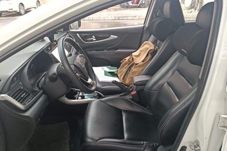 Used Honda Crider 2013 1.8L automatic luxury edition Left Front Seat