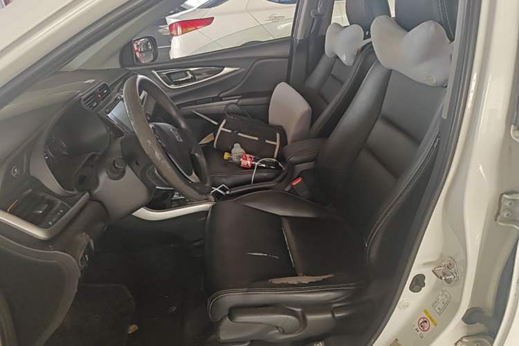 Used Honda Crider 2013 1.8L automatic luxury edition Left Front Seat
