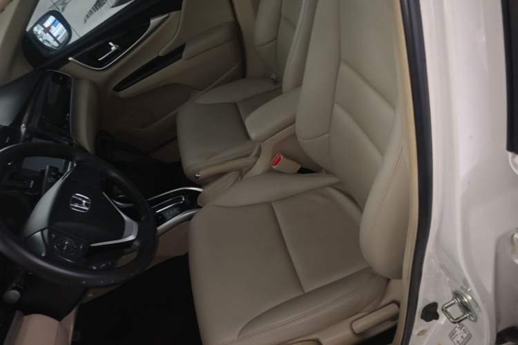 Used Honda Crider 2013 1.8L automatic luxury edition Left Front Seat