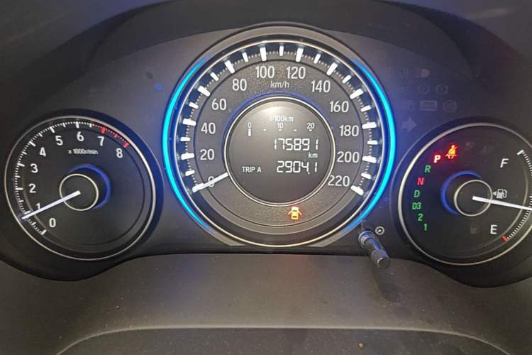 Used Honda Crider 2013 1.8L automatic luxury edition Odometer Close Up