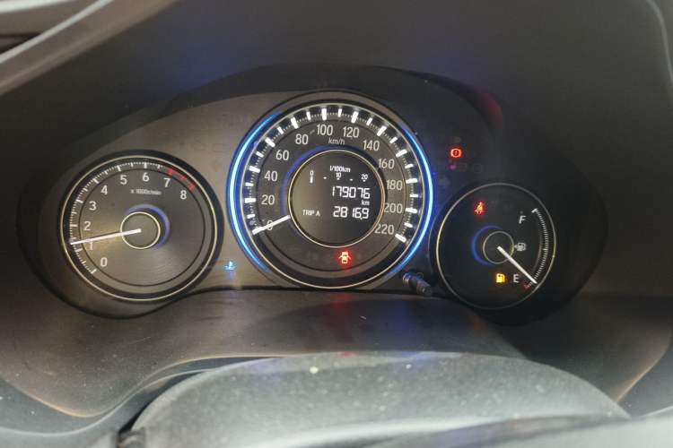 Used Honda Crider 2013 1.8L manual Comfort version Odometer Close Up