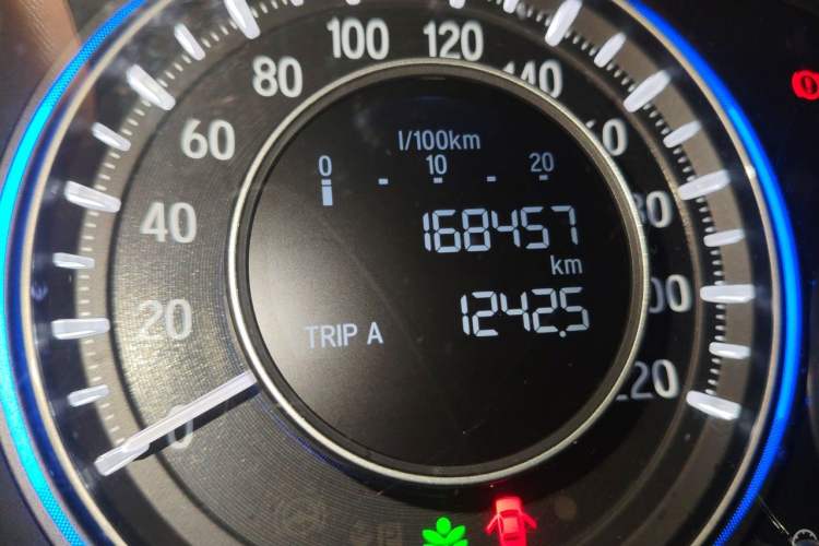 Used Honda Crider 2013 1.8L automatic luxury edition Odometer Close Up