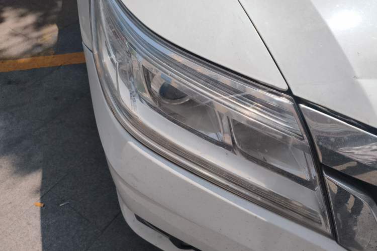Used Honda Crider 2013 1.8L automatic comfort version Right Front Headlight