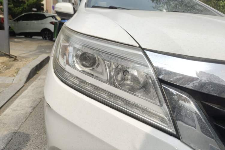 Used Honda Crider 2013 1.8L automatic luxury edition Right Front Headlight