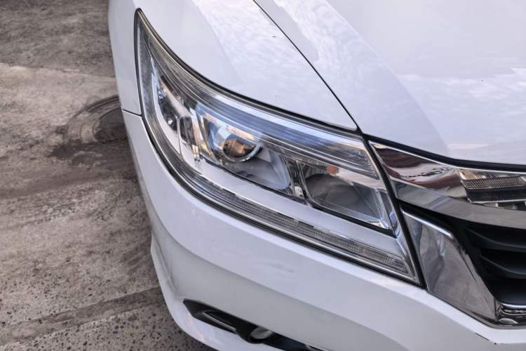 Used Honda Crider 2013 1.8L automatic luxury edition Right Front Headlight