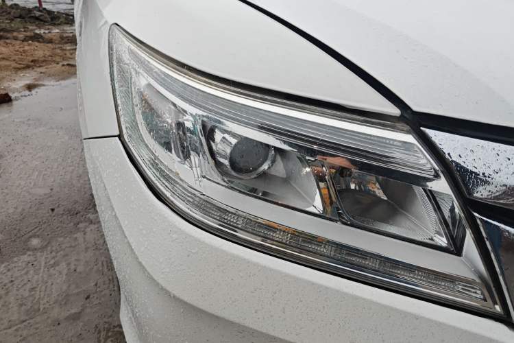 Used Honda Crider 2013 1.8L automatic comfort version Right Front Headlight