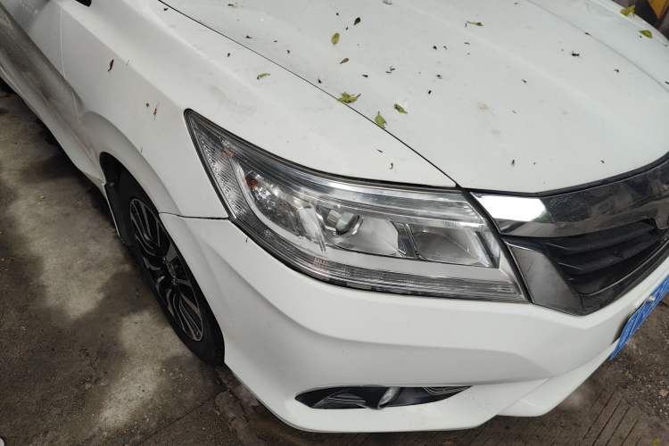 Used Honda Crider 2013 1.8L automatic luxury edition Right Front Headlight