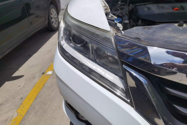 Used Honda Crider 2013 1.8L automatic luxury edition Right Front Headlight