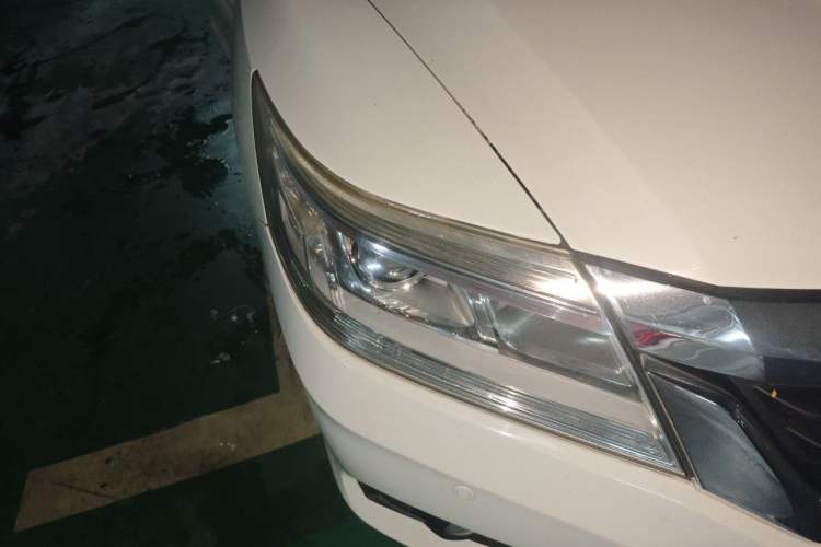 Used Honda Crider 2013 1.8L automatic luxury edition Right Front Headlight