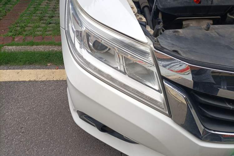 Used Honda Crider 2013 1.8L automatic luxury edition Right Front Headlight