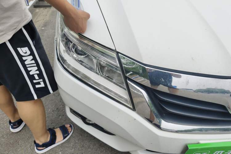 Used Honda Crider 2013 1.8L automatic luxury edition Right Front Headlight