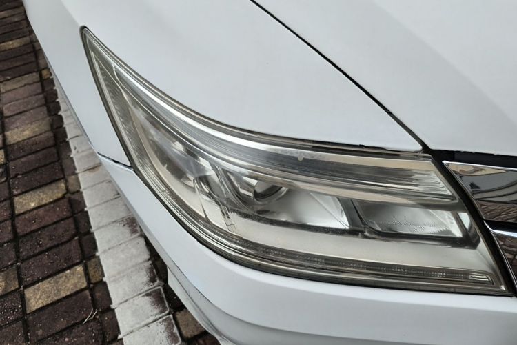 Used Honda Crider 2013 1.8L automatic comfort version Right Front Headlight