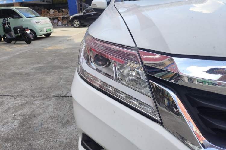 Used Honda Crider 2013 1.8L automatic comfort version Right Front Headlight