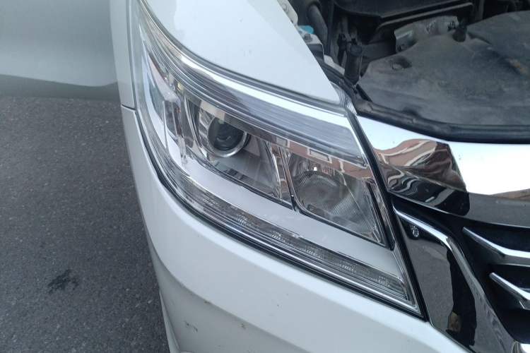 Used Honda Crider 2013 1.8L automatic luxury edition Right Front Headlight