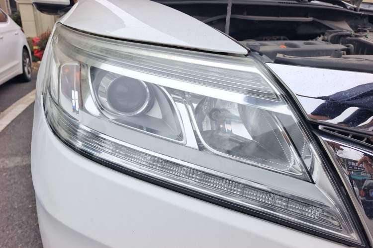 Used Honda Crider 2013 1.8L automatic luxury edition Right Front Headlight