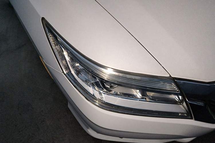 Used Honda Crider 2013 1.8L automatic luxury edition Right Front Headlight