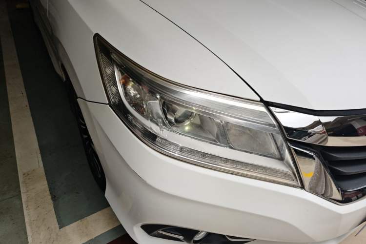 Used Honda Crider 2013 1.8L automatic luxury edition Right Front Headlight