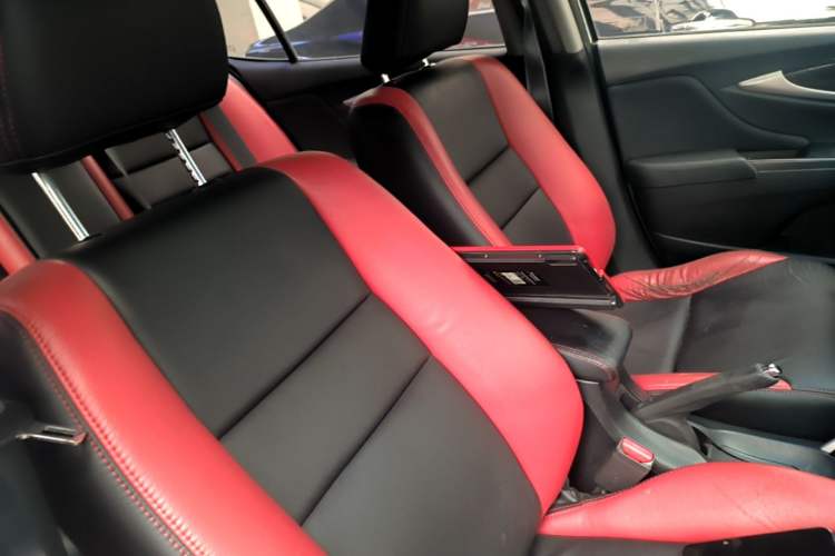Used Honda Crider 2013 1.8L automatic luxury edition Right Front Seat