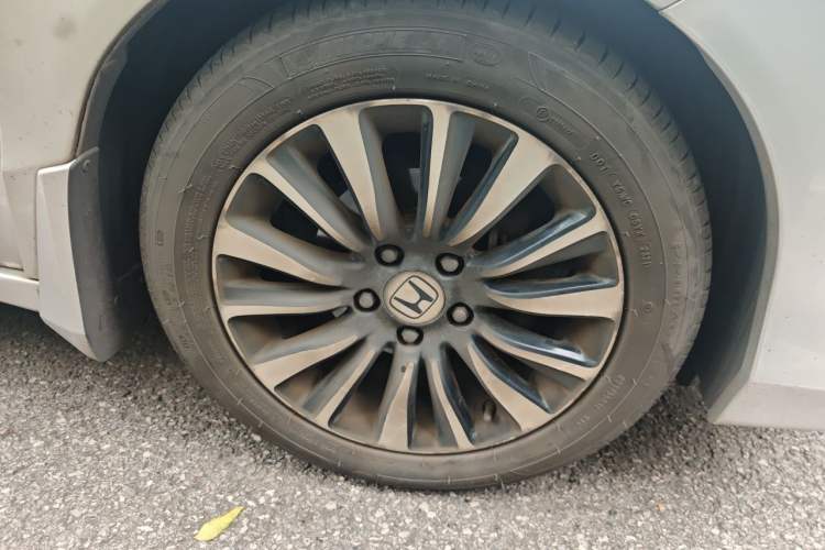 Used Honda Crider 2013 1.8L manual Comfort version Right Front Wheel Hub