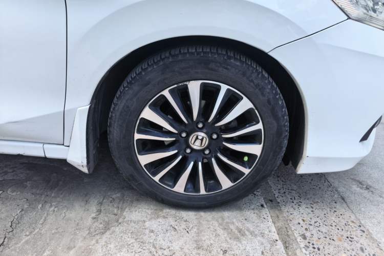Used Honda Crider 2013 1.8L automatic luxury edition Right Front Wheel Hub