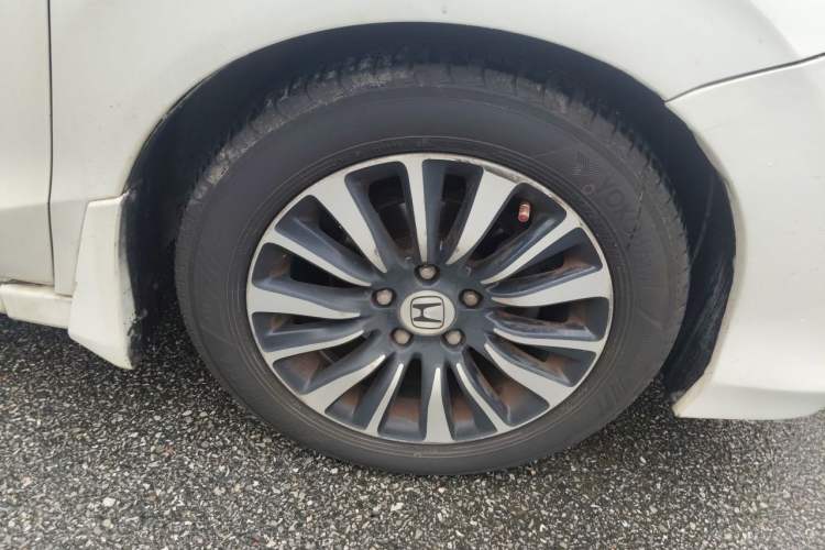 Used Honda Crider 2013 1.8L automatic comfort version Right Front Wheel Hub