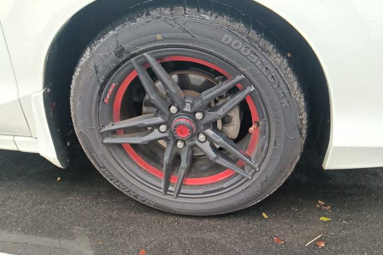 Used Honda Crider 2013 1.8L automatic luxury edition Right Front Wheel Hub