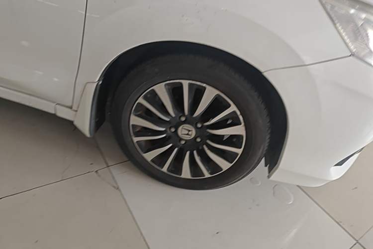 Used Honda Crider 2013 1.8L automatic luxury edition Right Front Wheel Hub