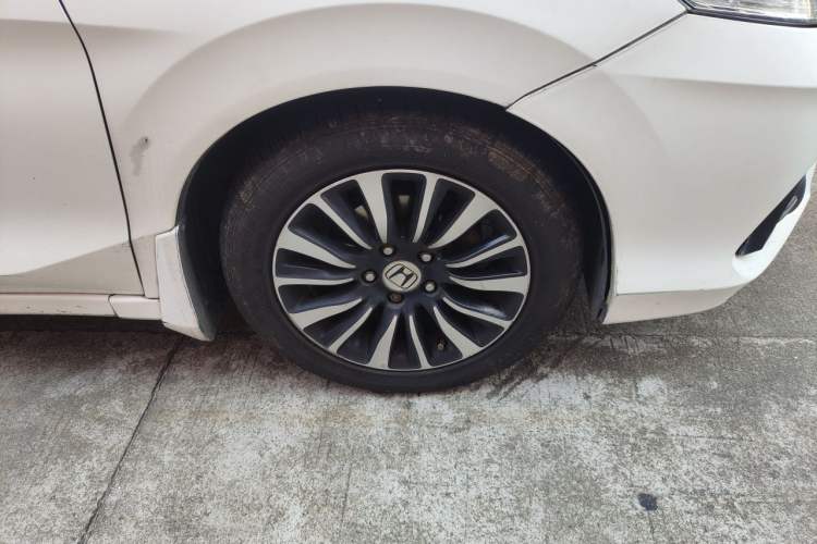 Used Honda Crider 2013 1.8L automatic comfort version Right Front Wheel Hub