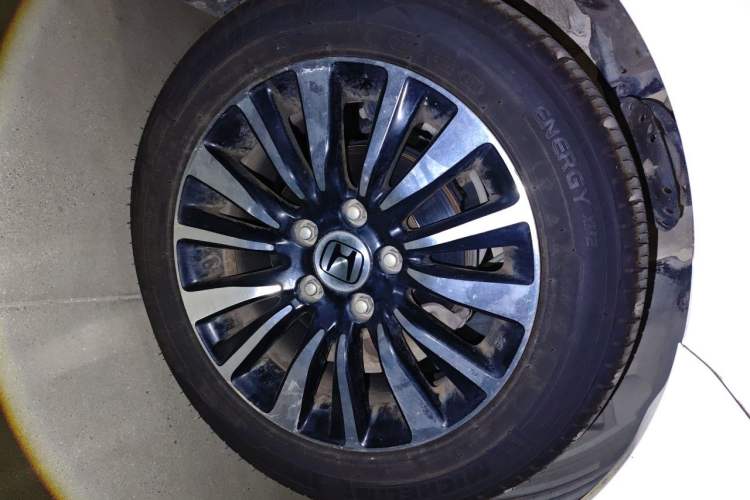 Used Honda Crider 2013 1.8L manual Comfort version Right Front Wheel Hub
