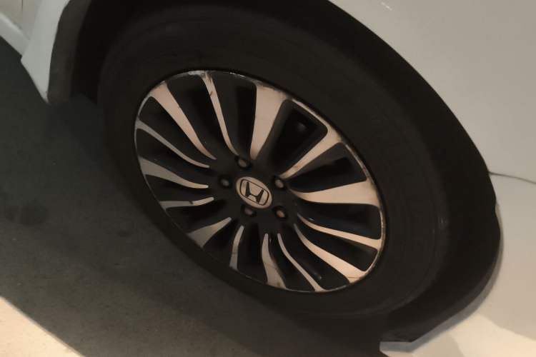 Used Honda Crider 2013 1.8L automatic luxury edition Right Front Wheel Hub
