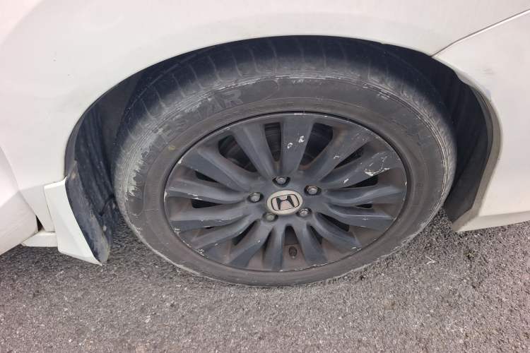 Used Honda Crider 2013 1.8L automatic luxury edition Right Front Wheel Hub
